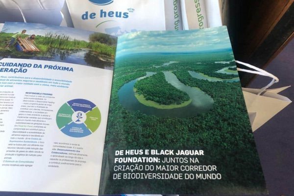 6. Corporate Brochure De Heus_BR